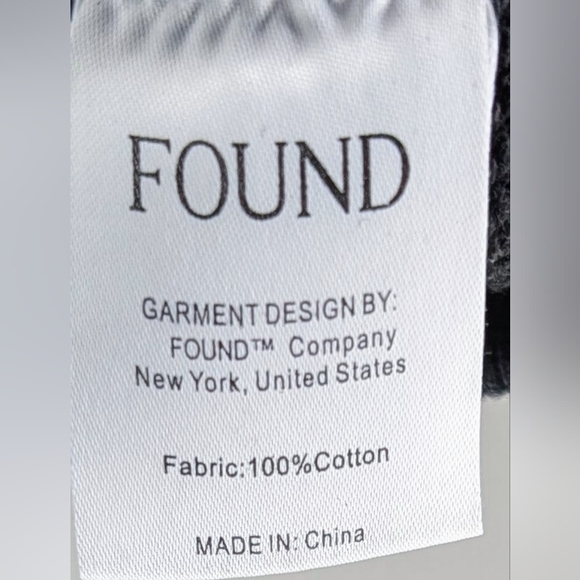 Found • Monogram Hoodie in Paisley Print - Picture 5 of 5